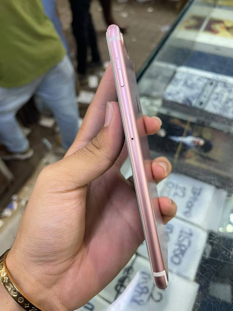 Apple iPhone 7 Plus 1