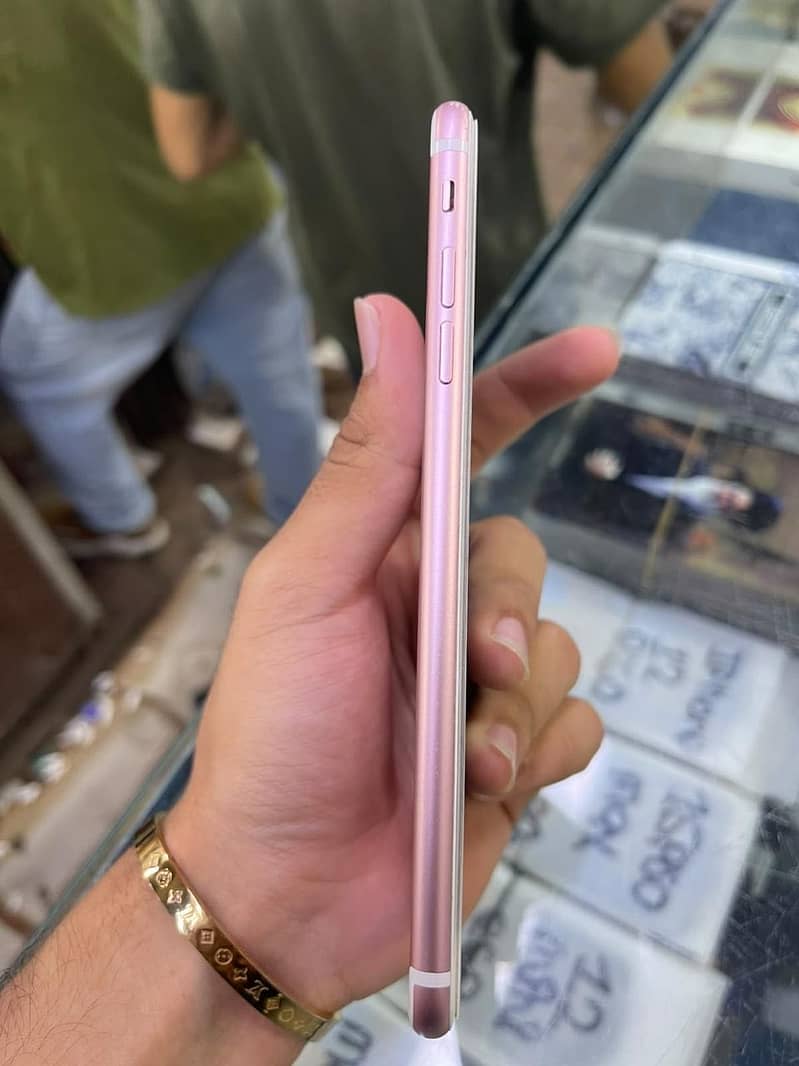 Apple iPhone 7 Plus 2