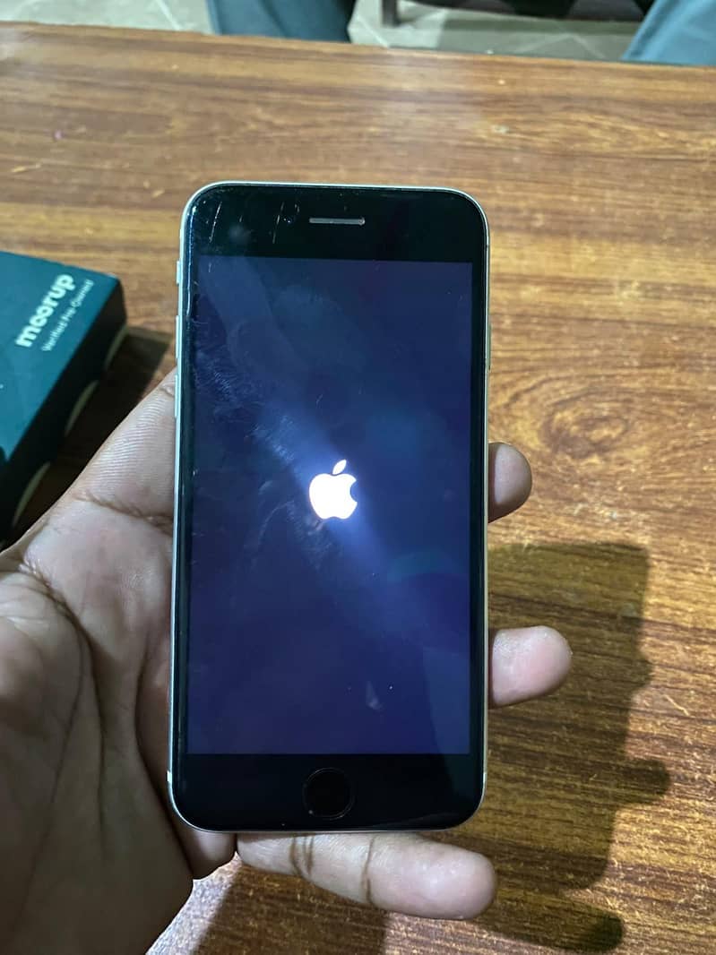Apple iPhone SE 0