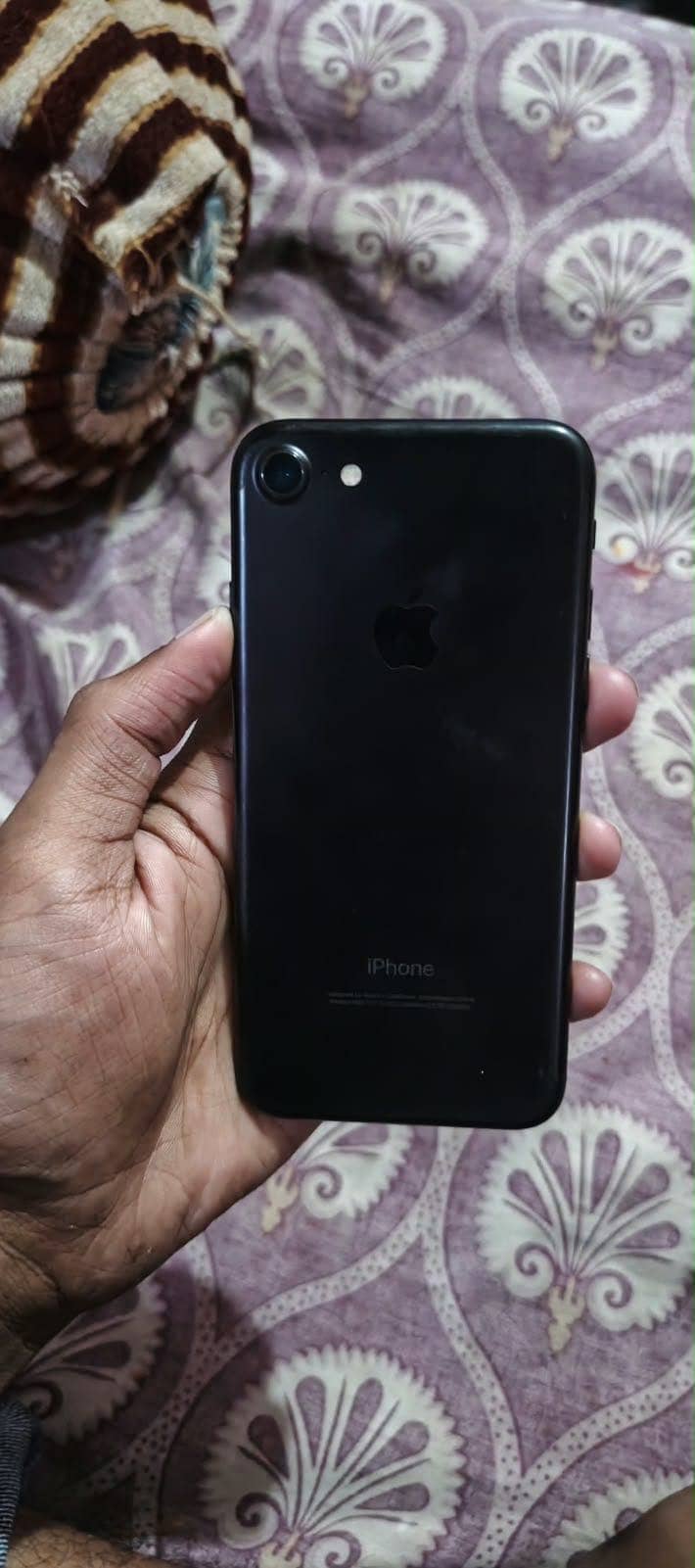 Apple iPhone 7 0