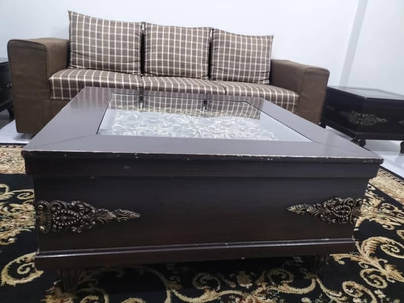 sofa with table excellent condition 5