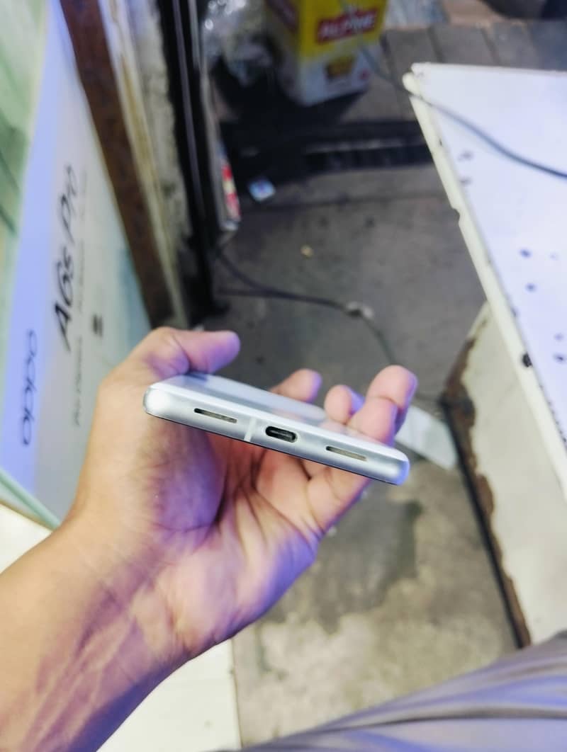 Google Pixel 7 4
