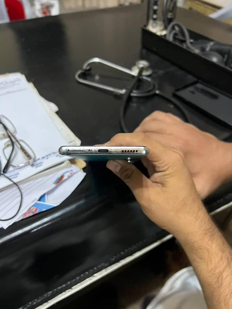 Tecno CAMON 40 Pro 1