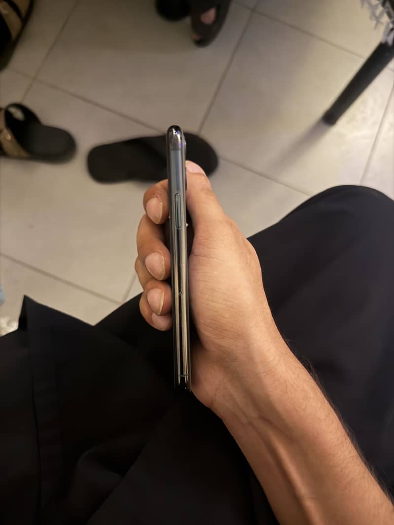 Apple iPhone 11 Pro 1