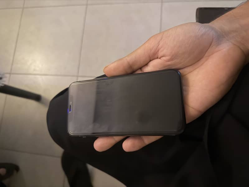 Apple iPhone 11 Pro 4