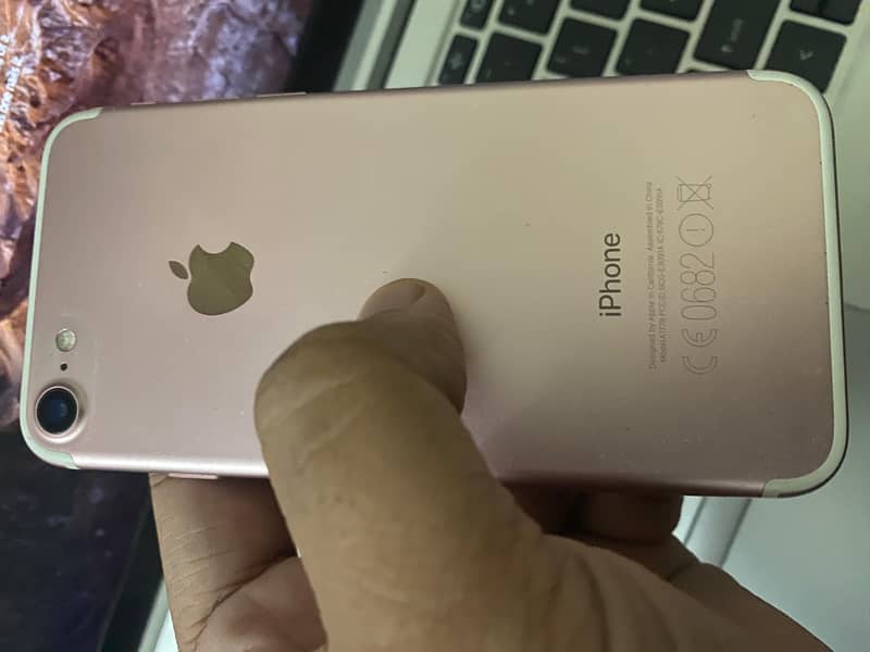 Apple iPhone 7 2