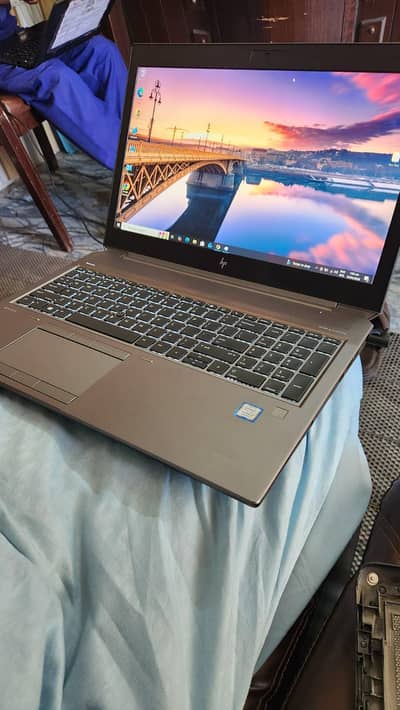 Hp zbook 15 g6 | i7 9th H |16gb ram | 256nvme