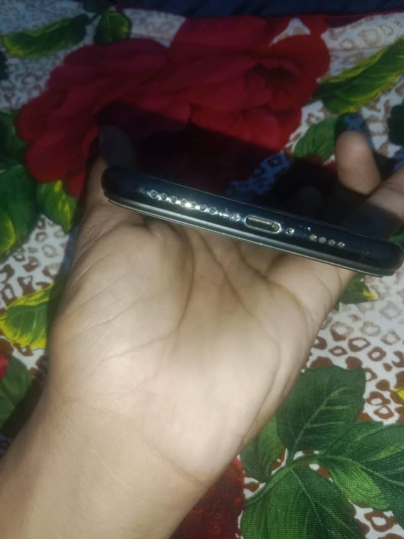 Apple iPhone XS Max 1