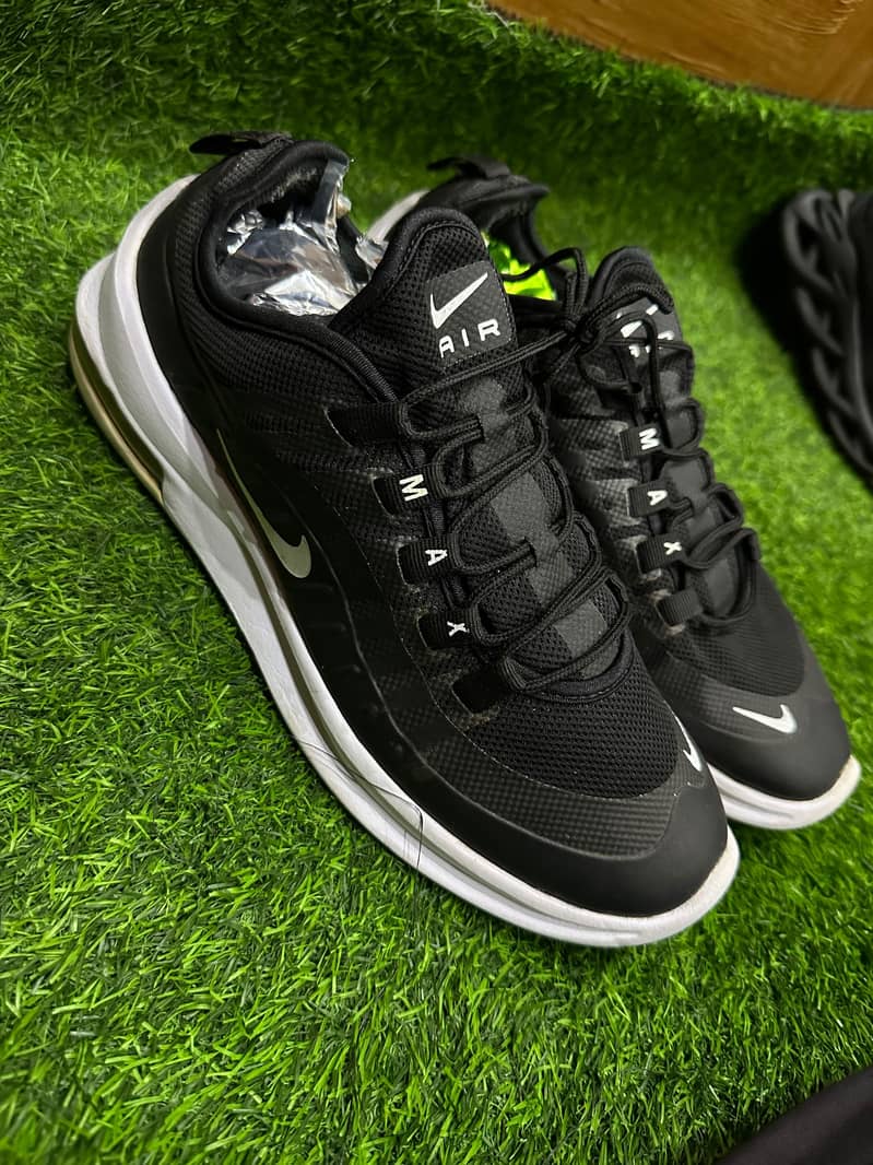 Nike Air Max Axis 2