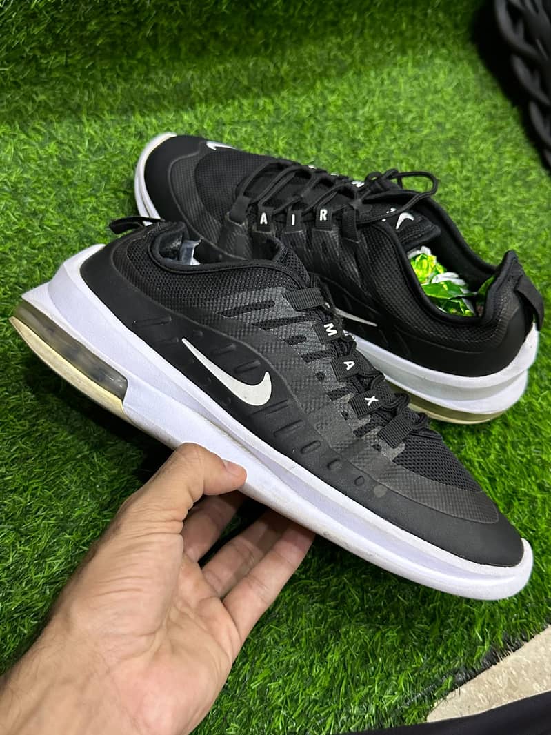 Nike Air Max Axis 0