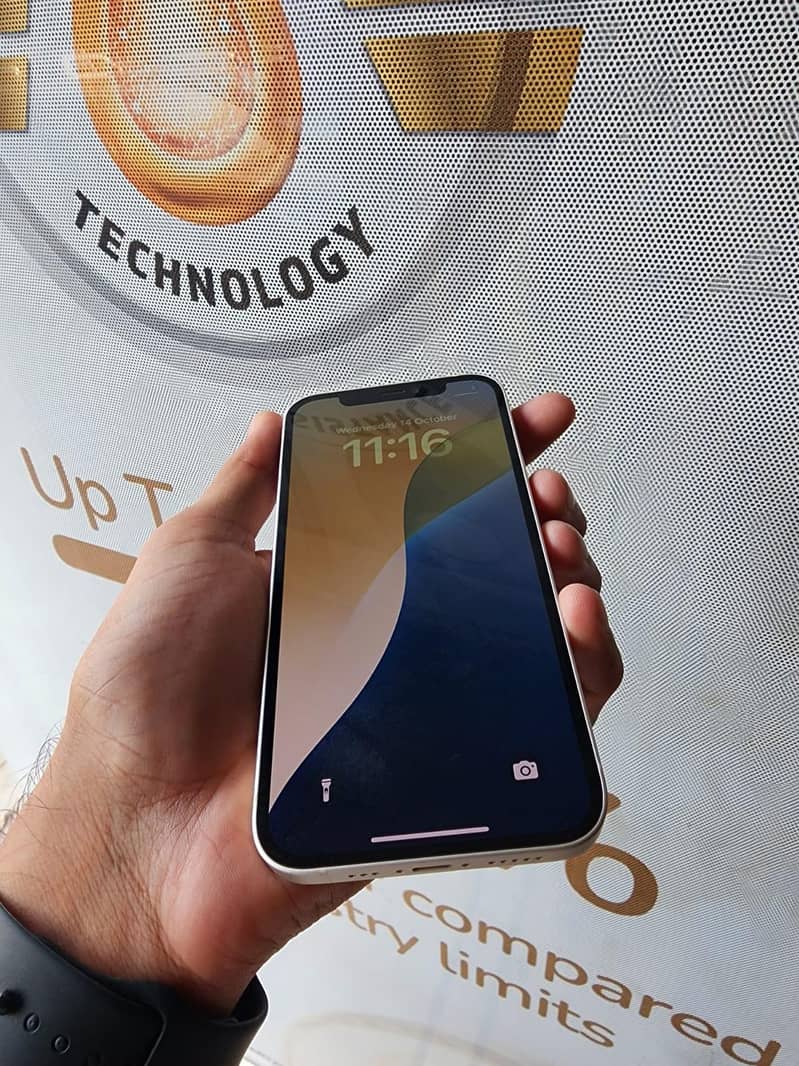 Apple iPhone 12 3