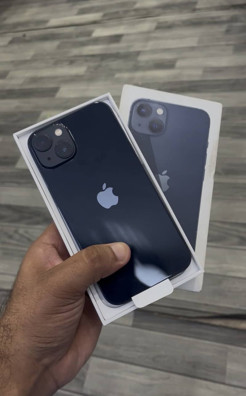 Apple iPhone 13n 0