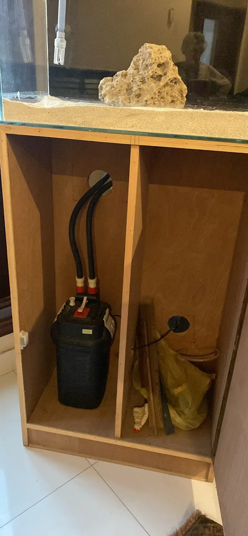 Aquariums slightly used with wooden cabinets — photo 2