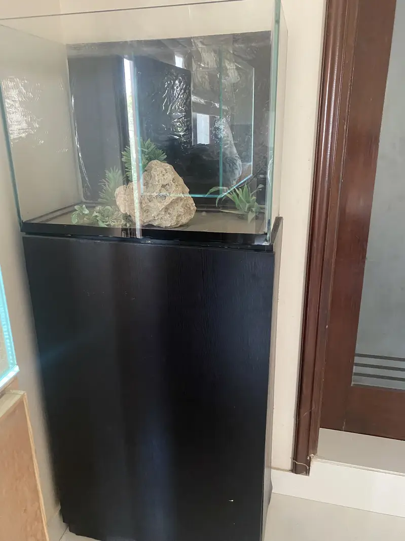 Aquariums slightly used with wooden cabinets — photo 5