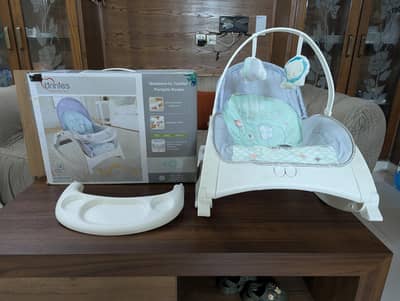 Tinnies portable chair and rocker for toddlers and newborns.