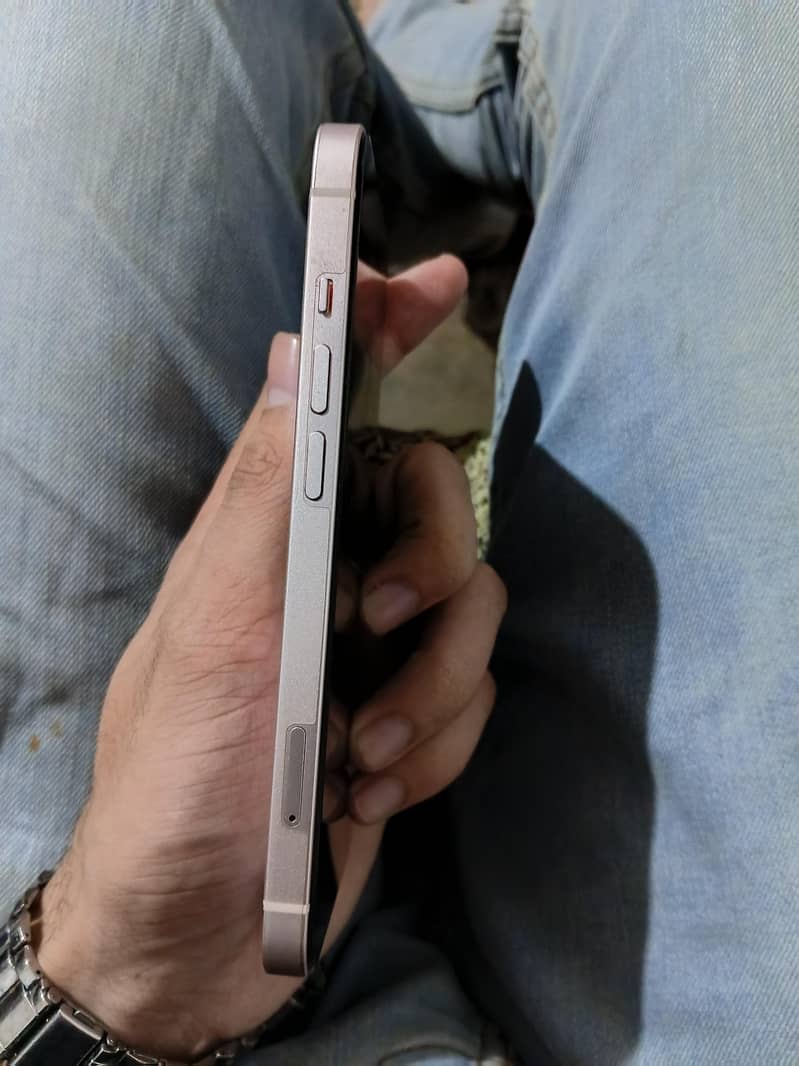 Apple iPhone 13 3