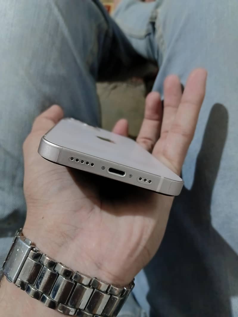 Apple iPhone 13 4
