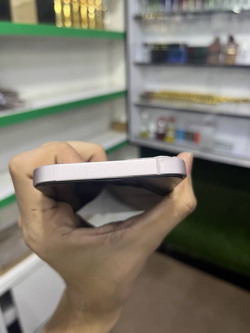 Apple iPhone 13 1