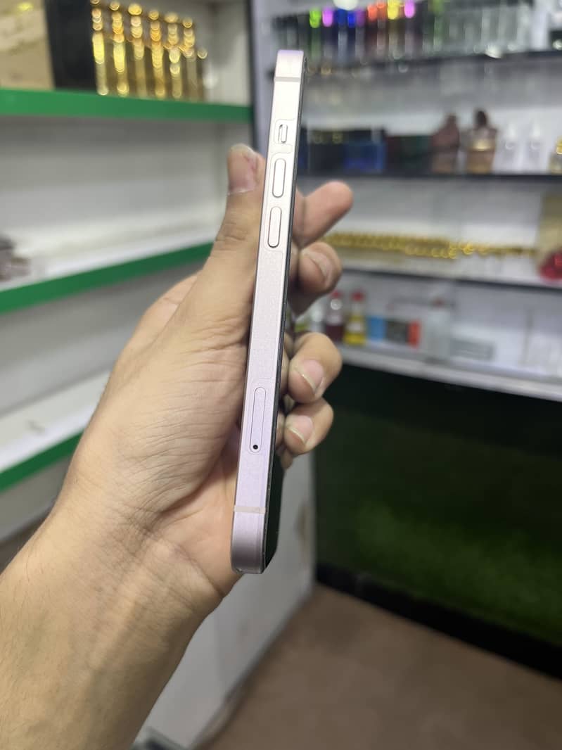 Apple iPhone 13 3