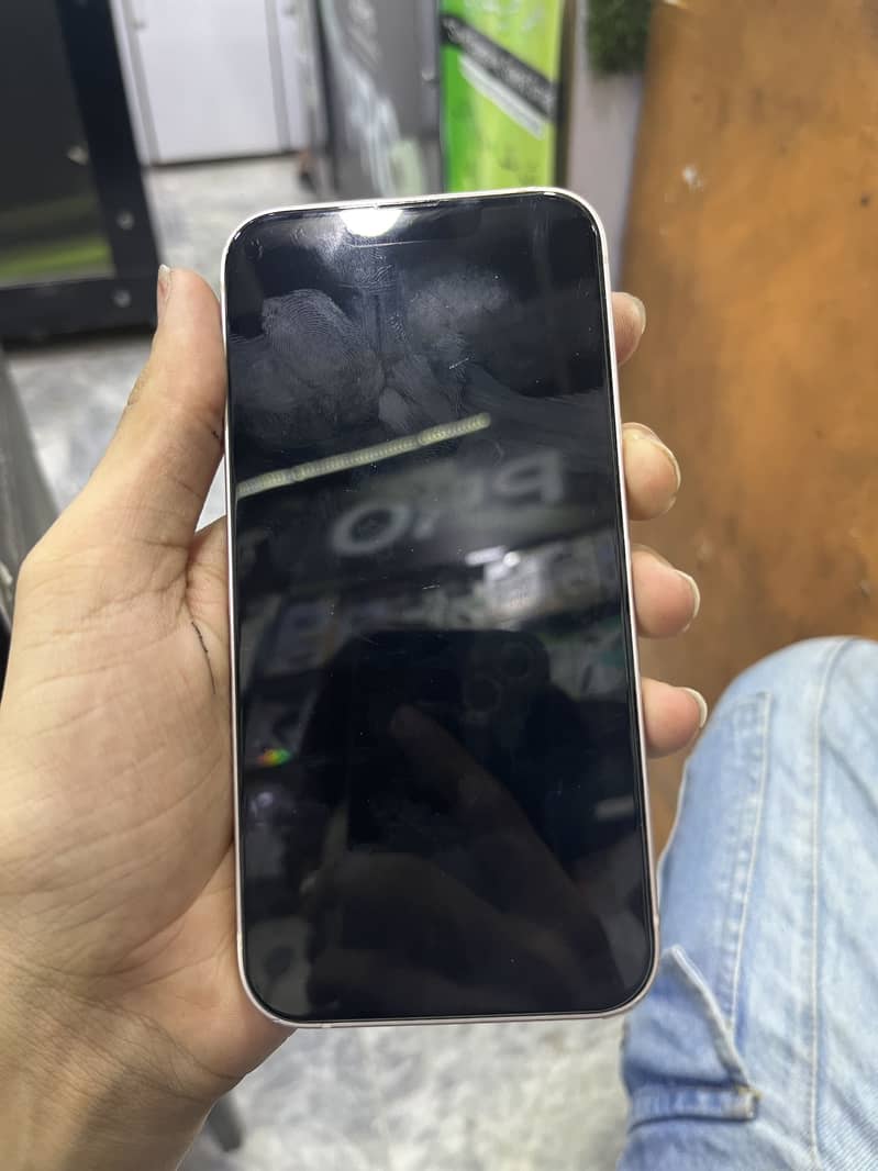 Apple iPhone 13 5