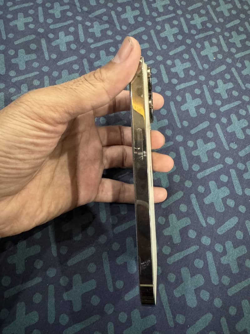 Apple iPhone 14 Pro 0