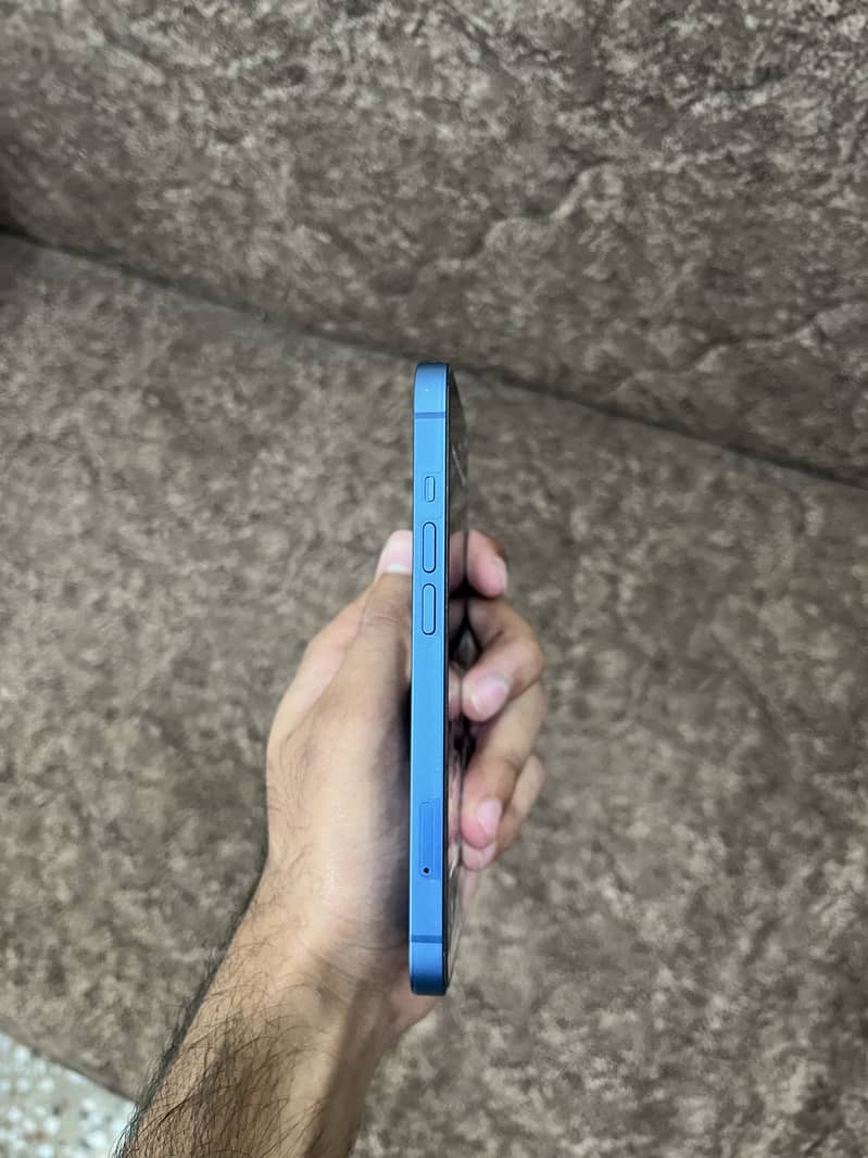 Apple iPhone 13 1