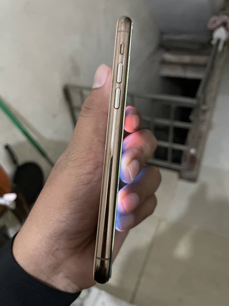 Apple iPhone 11 Pro 2