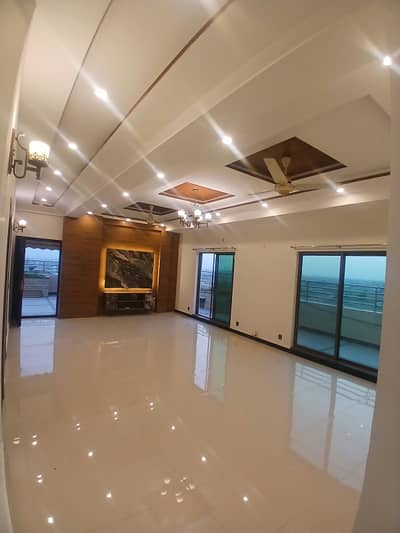 Luxury Penthouse Available For Rent In Askari 11 Lahore