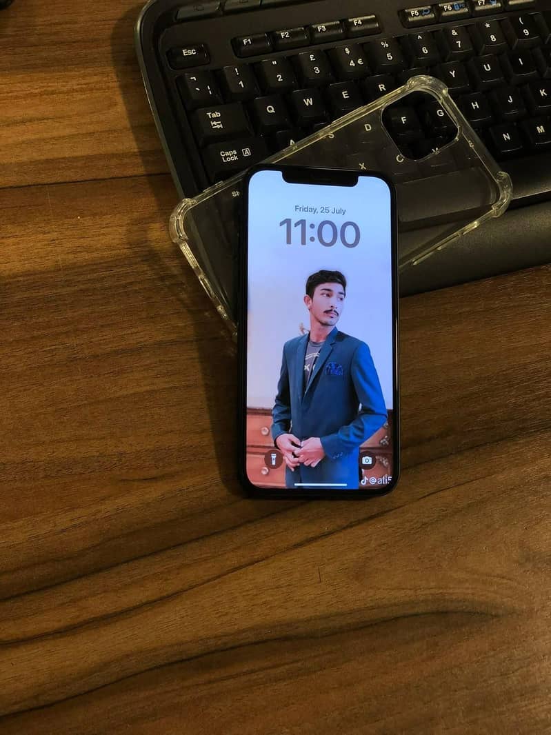 iPhone 12 0