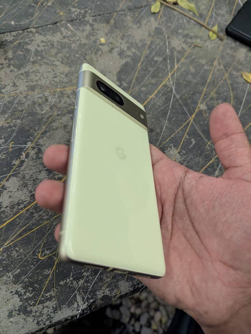 Google Pixel 7 4