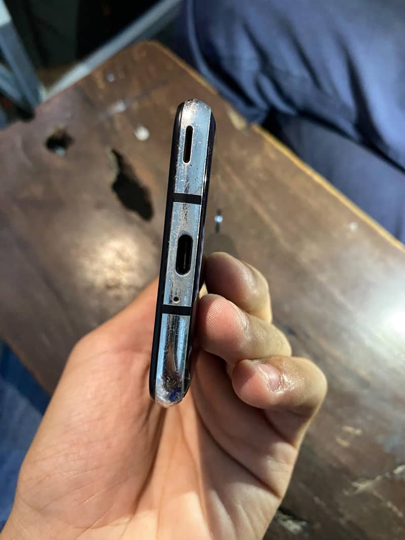 Sharp Aquos R2 2