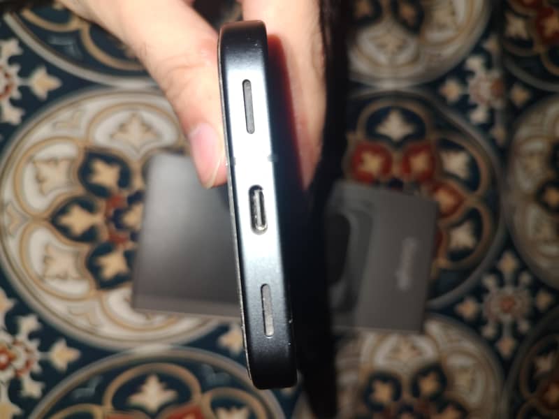 Google Pixel 10 4