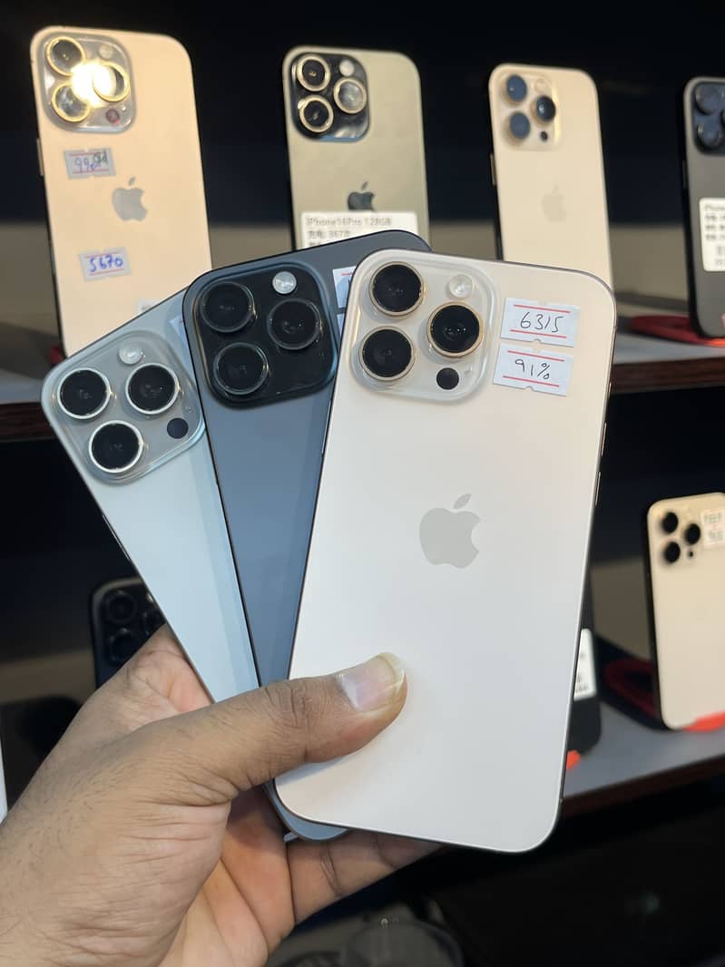 Apple iPhone 16 Pro Max 0