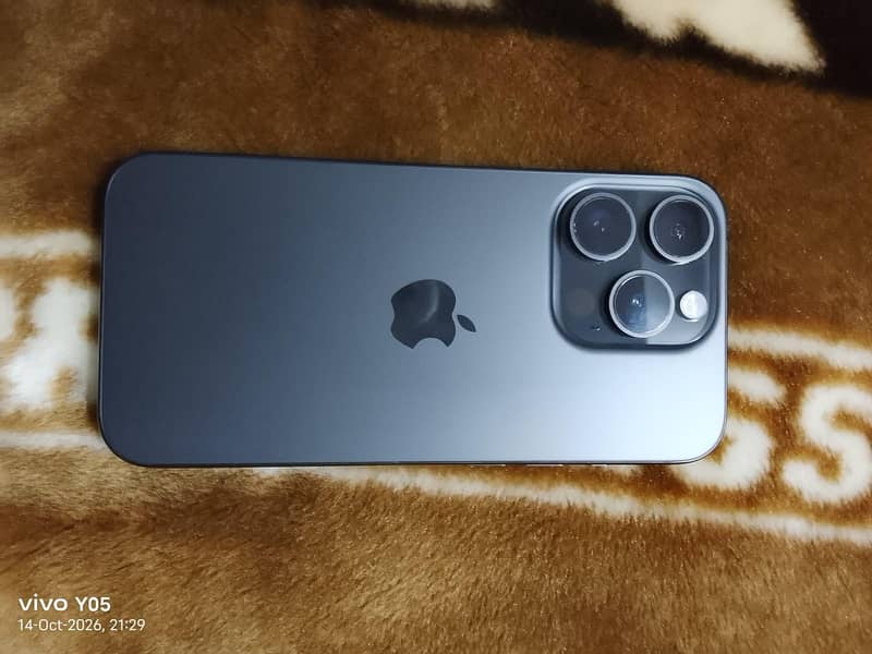 Apple iPhone 15 Pro 4