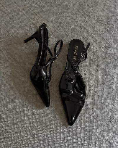Thrift heels 10/10 condition