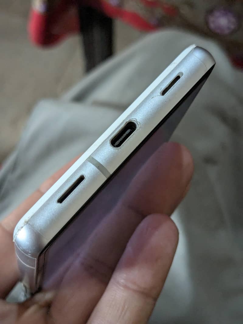 Google Pixel 7a 2