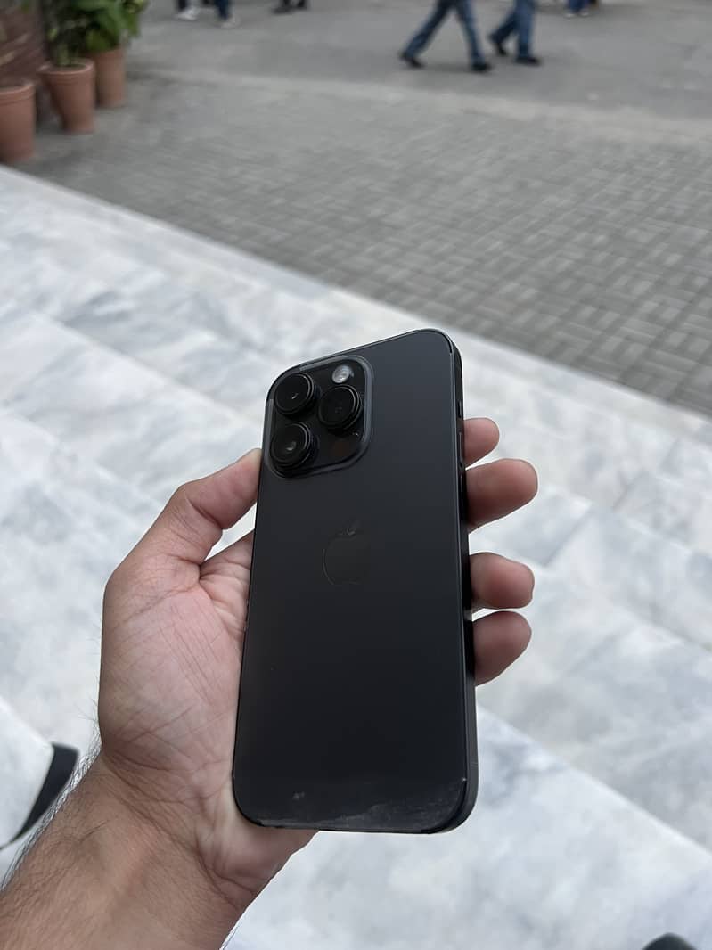 Apple iPhone 14 Pro 2