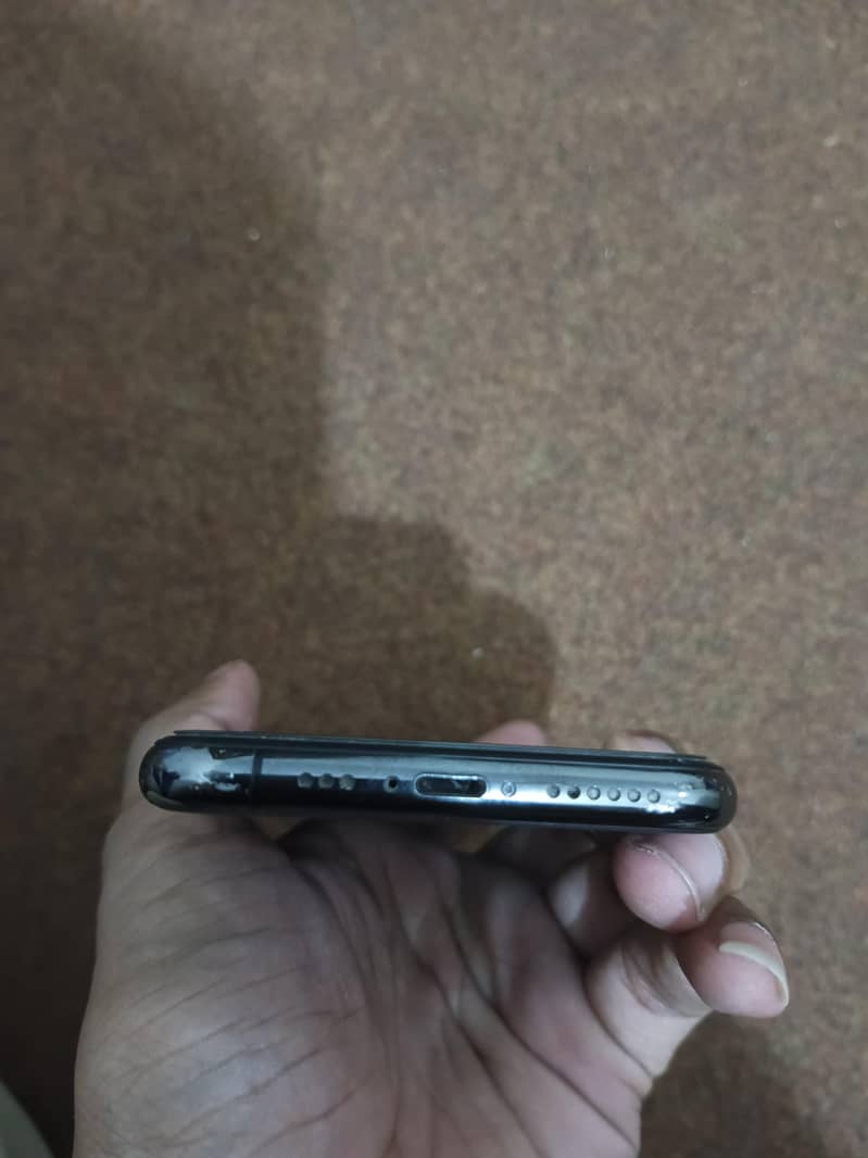 Apple iPhone 11 Pro 2