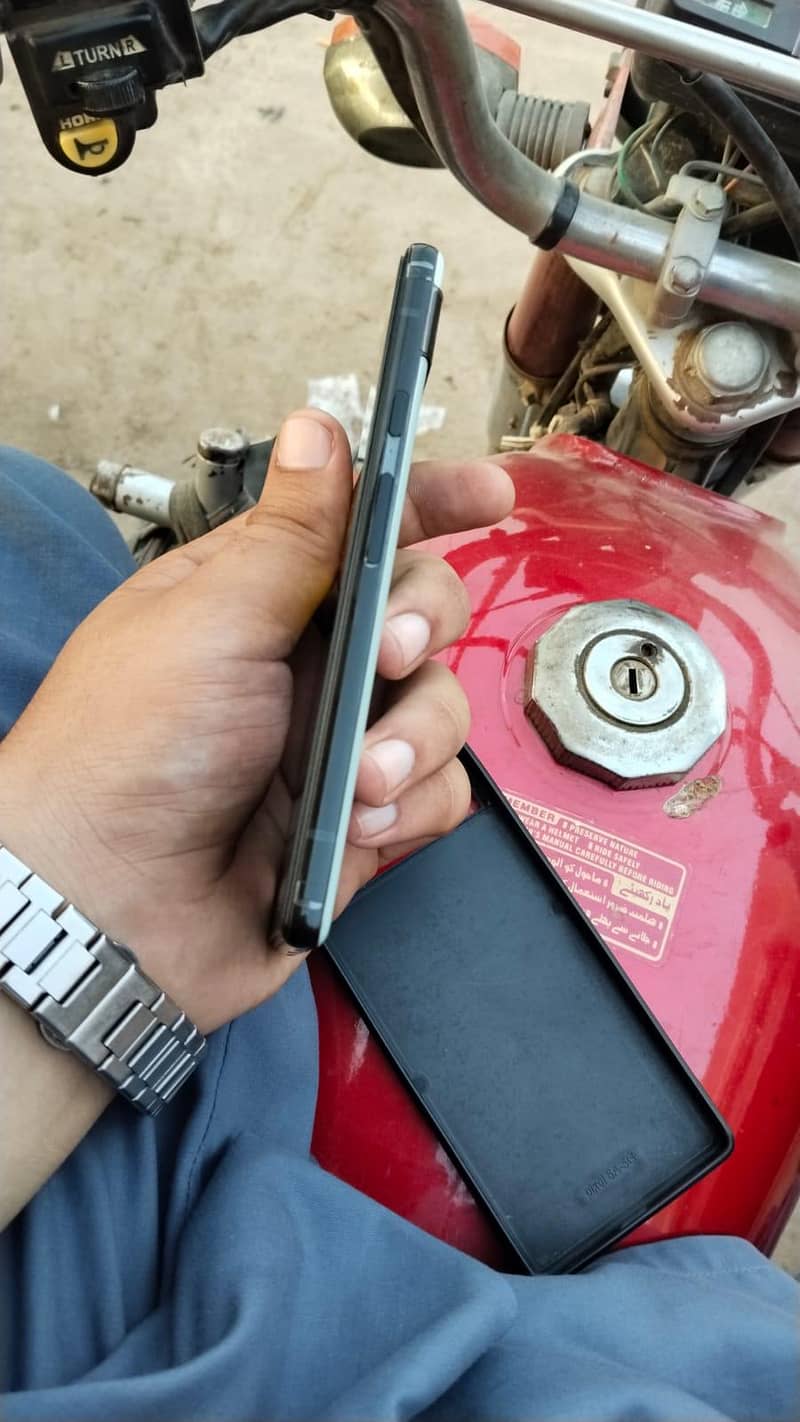 Google Pixel 6a 4