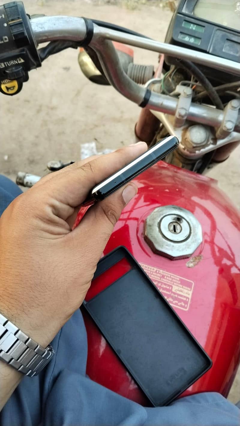 Google Pixel 6a 5