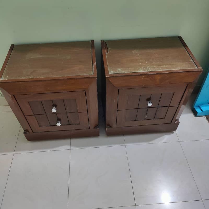 side table 0