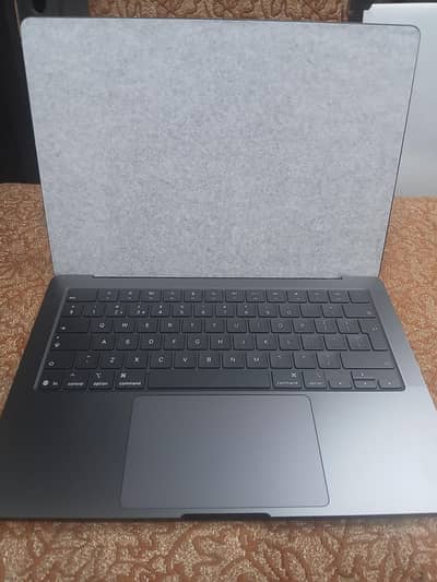 Macbook Pro M5 Chip 14 inches 24 Gb 1 Tb