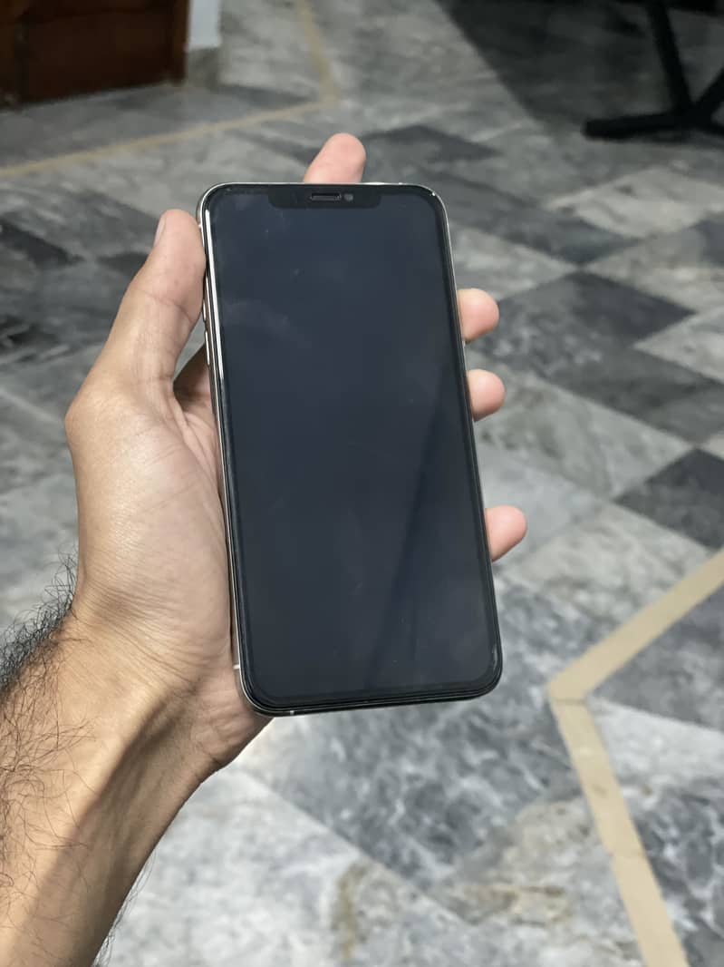 Apple iPhone 11 Pro Max 1