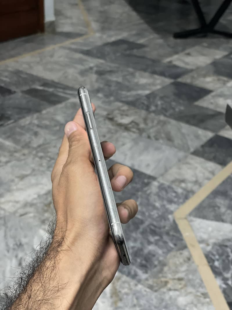 Apple iPhone 11 Pro Max 3