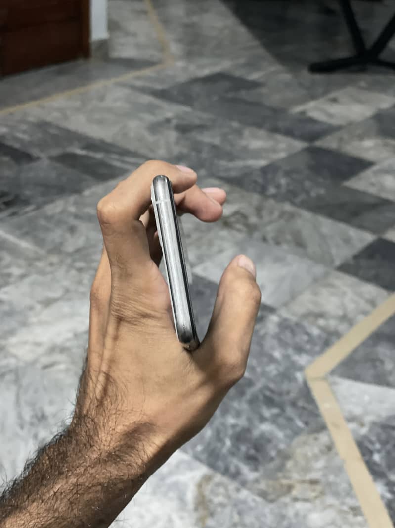 Apple iPhone 11 Pro Max 5