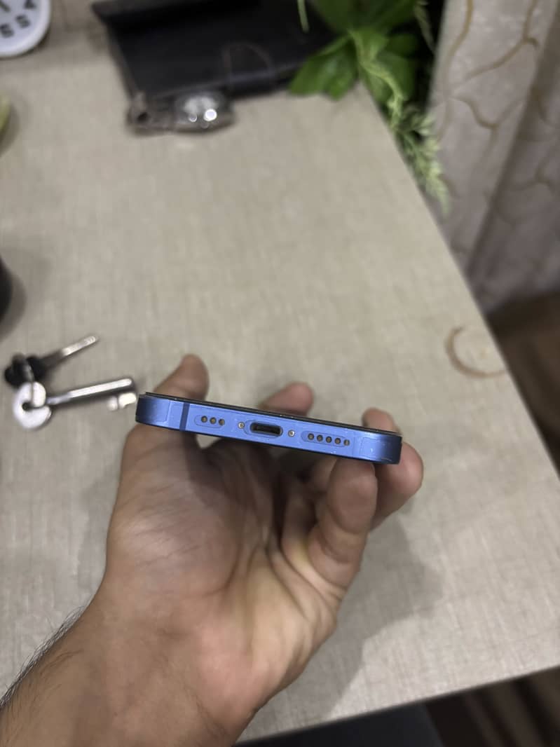 Apple iPhone 13 1