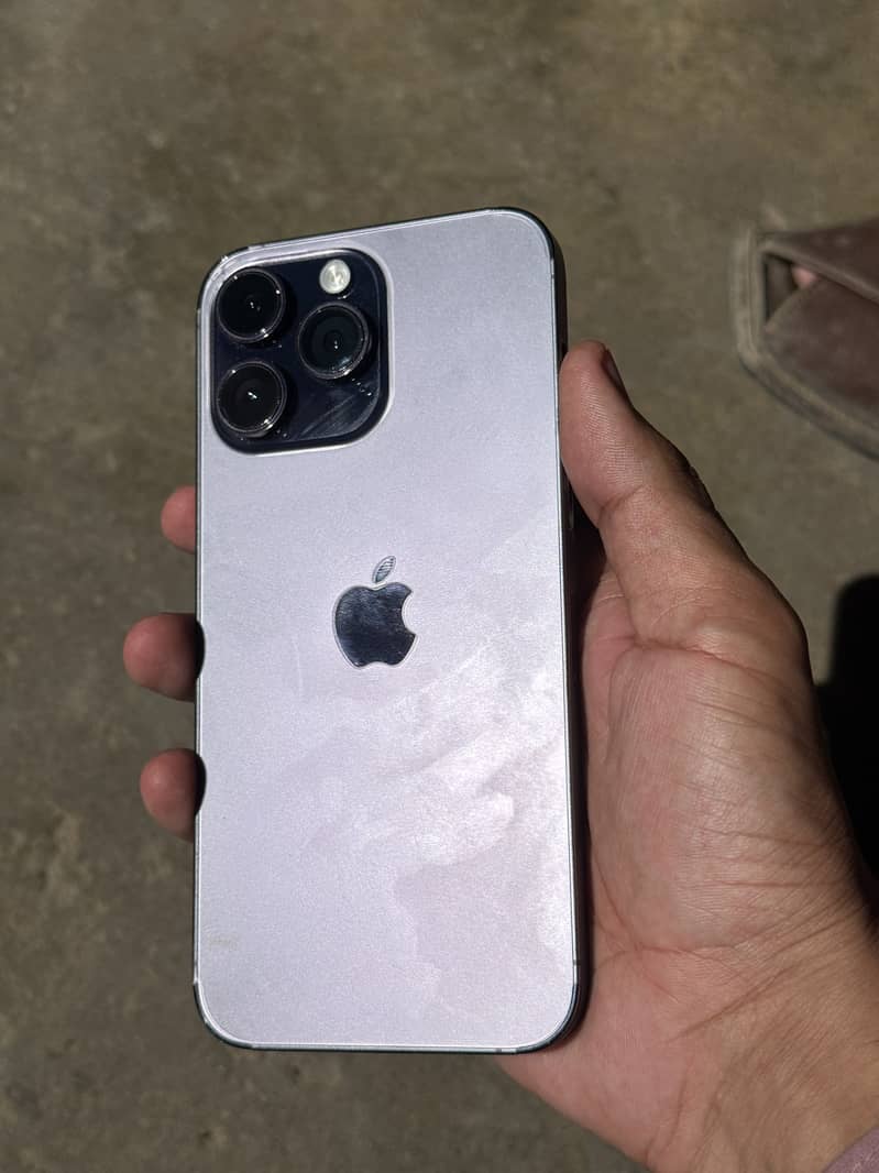 Apple iPhone 14 Pro Max 1
