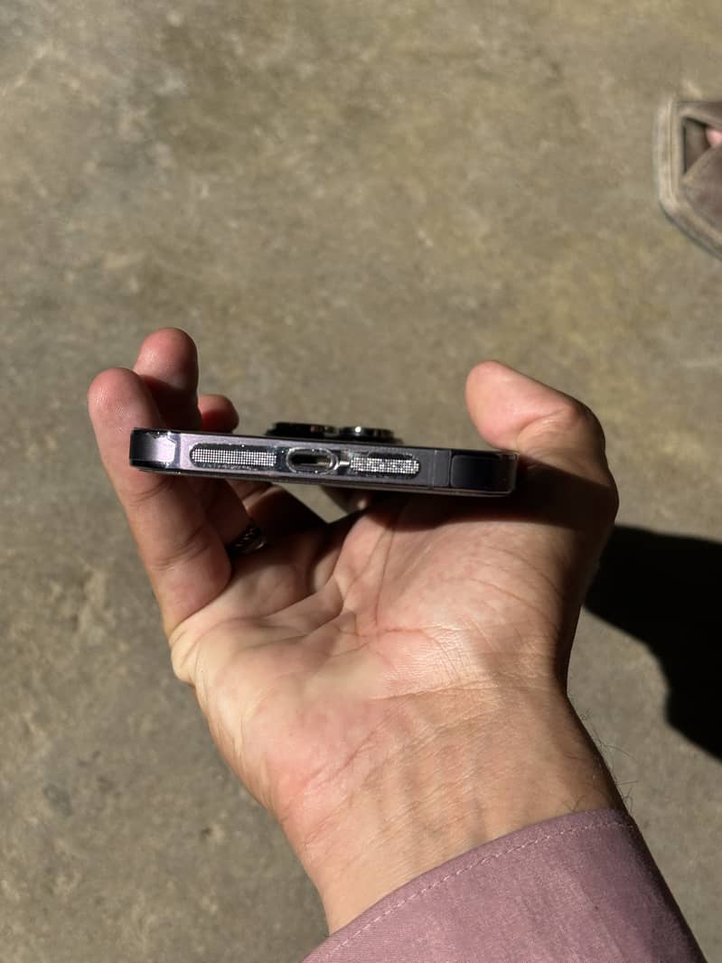 Apple iPhone 14 Pro Max 4