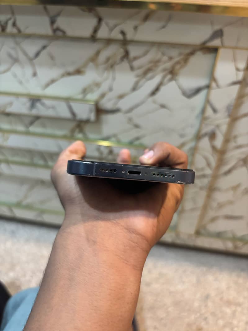 Apple iPhone 13 Pro Max 4