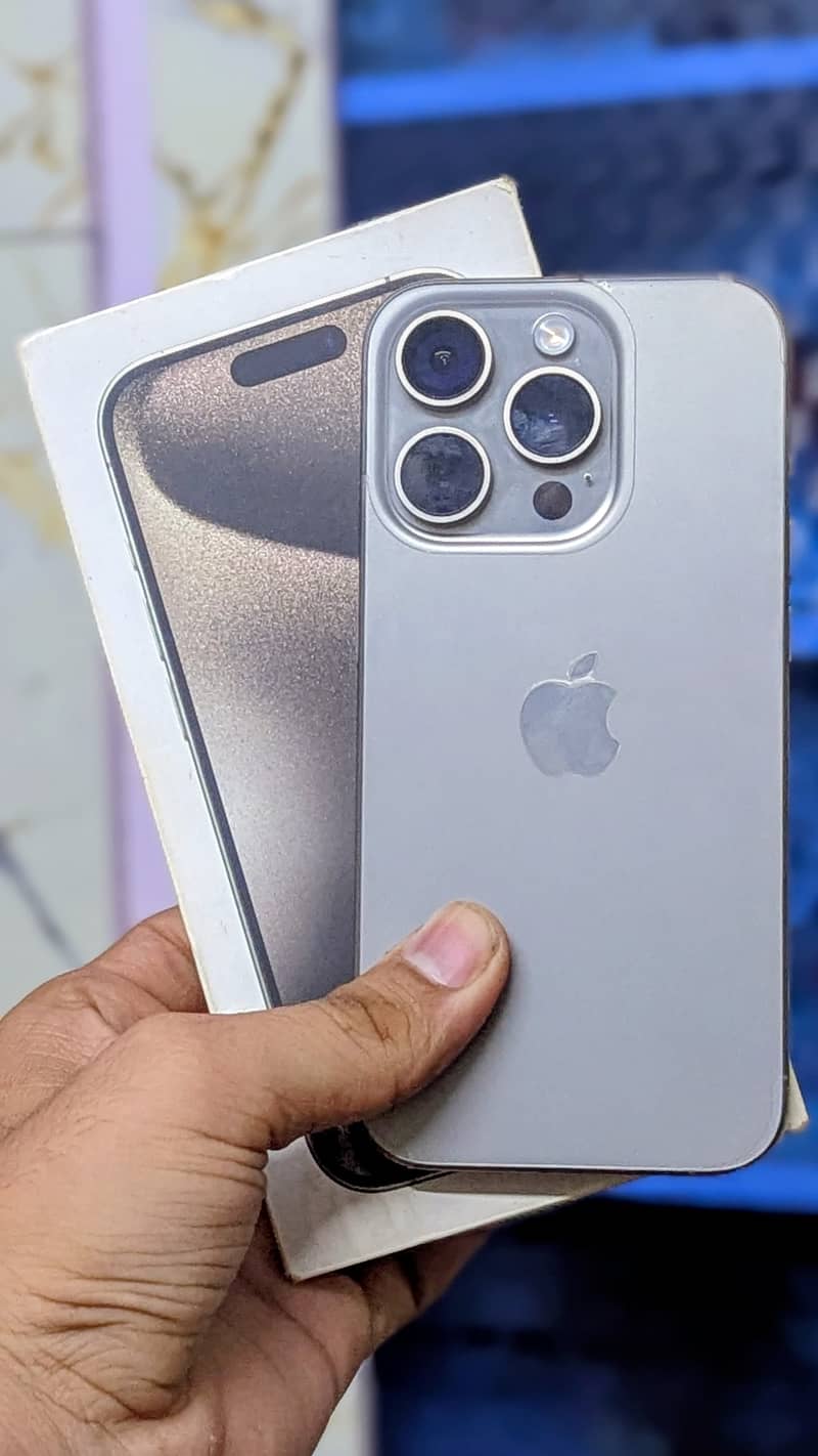 Apple iPhone 15 Pro 0